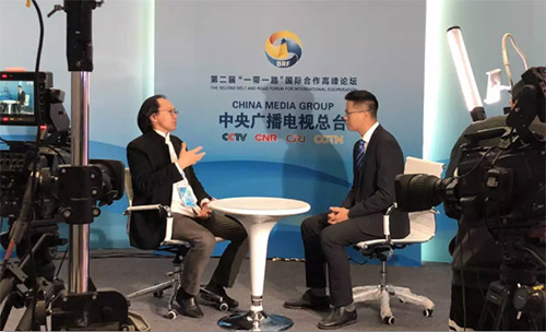 5慈铭体检胡波董事长接受央广中英文媒体采访.jpg