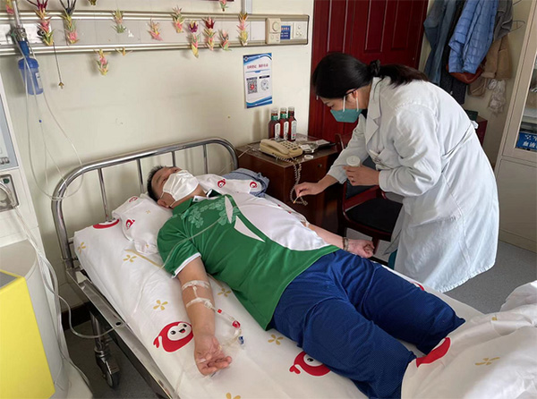 慈铭体检韩圣群总裁在空军特色医学中心完成造血干细胞.jpg